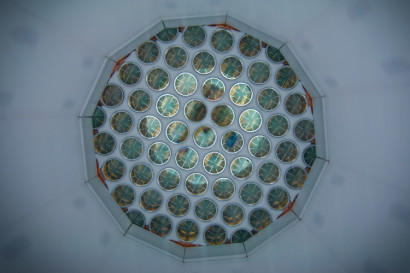 photomultiplier tubes at the top of the xenon tank