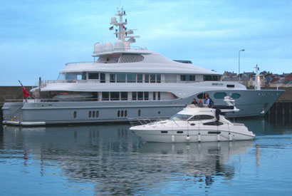 yacht