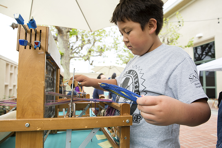 kid weaving