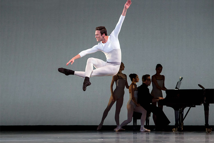 Joffrey Ballet performance of In Creases, photo by Cheryl Mann.
