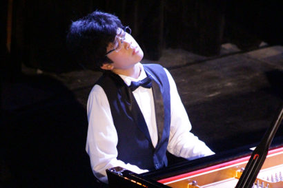 Christopher Richardson playing piano