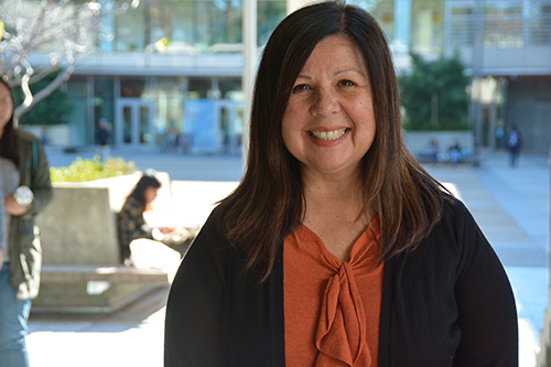 Photo portrait of Lorena Valdez.