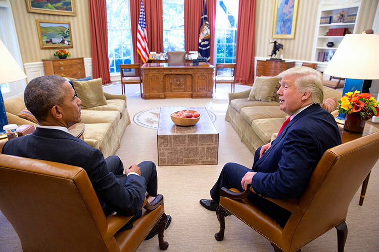 Obama and Trump talk in the oval office