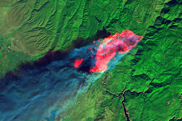infrared image shows advancing fire front