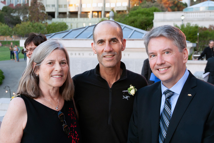 Tori and Terry Rosen with Doug Clark