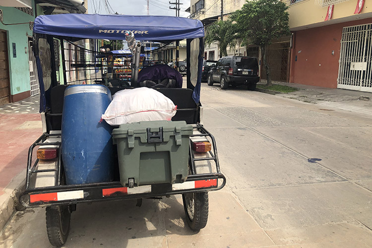 Giovanna Figueroa packed her belongings onto a mototaxi to begin her research work in Peru.
