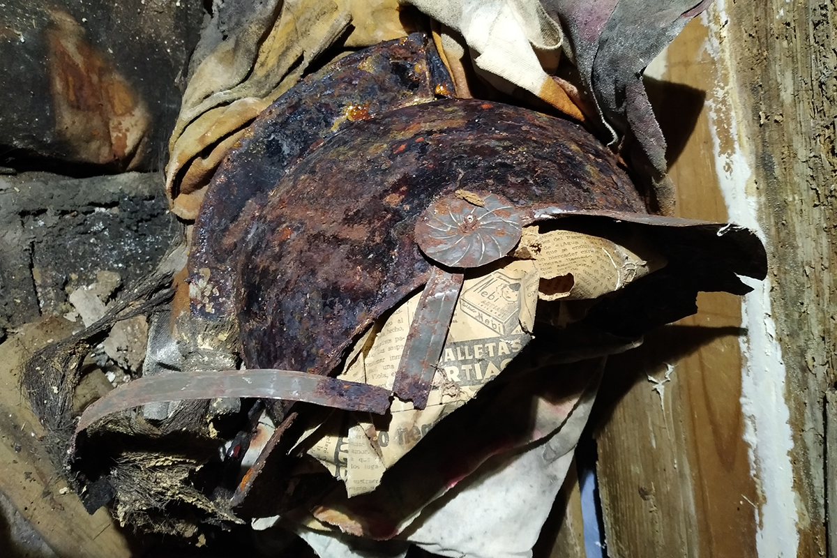 rusted tin plate helmet
