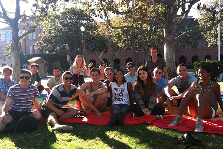 Photo of Em Huang with friends at USC.