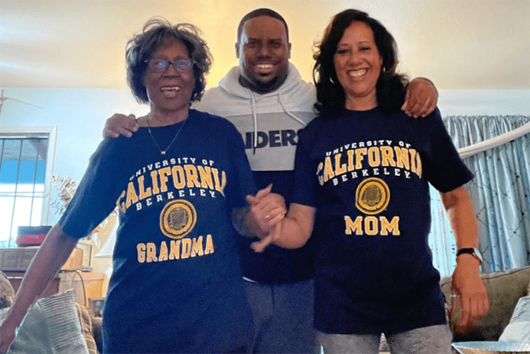 Jordan Bell with hi mom and grandmother