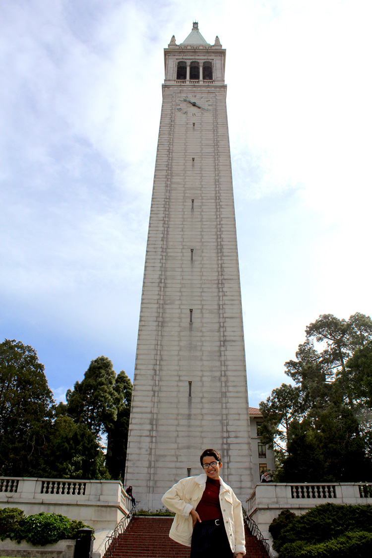 des marie jackson in front of Coit tower