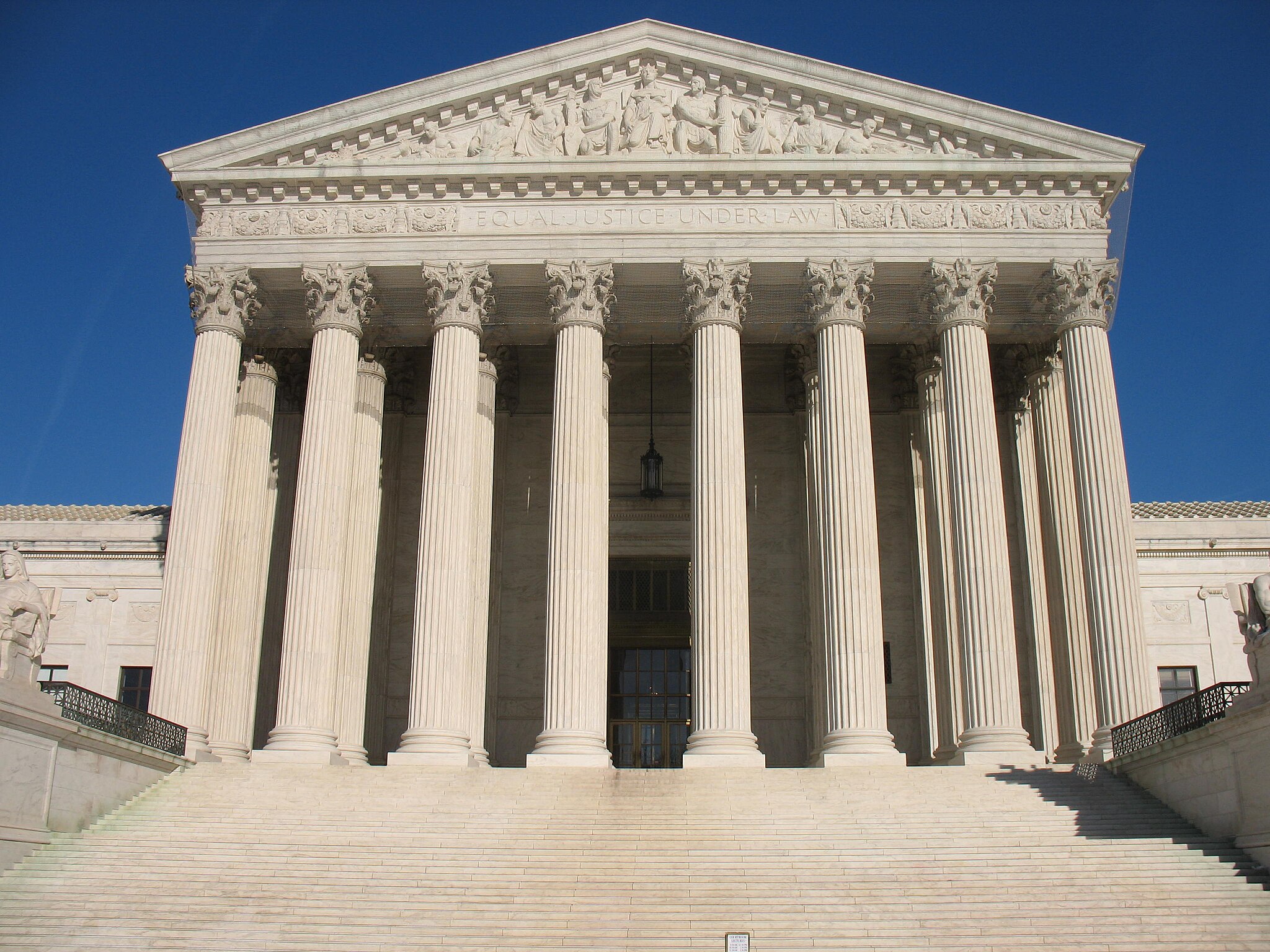 A front-facing view of the U.S. Supreme Court