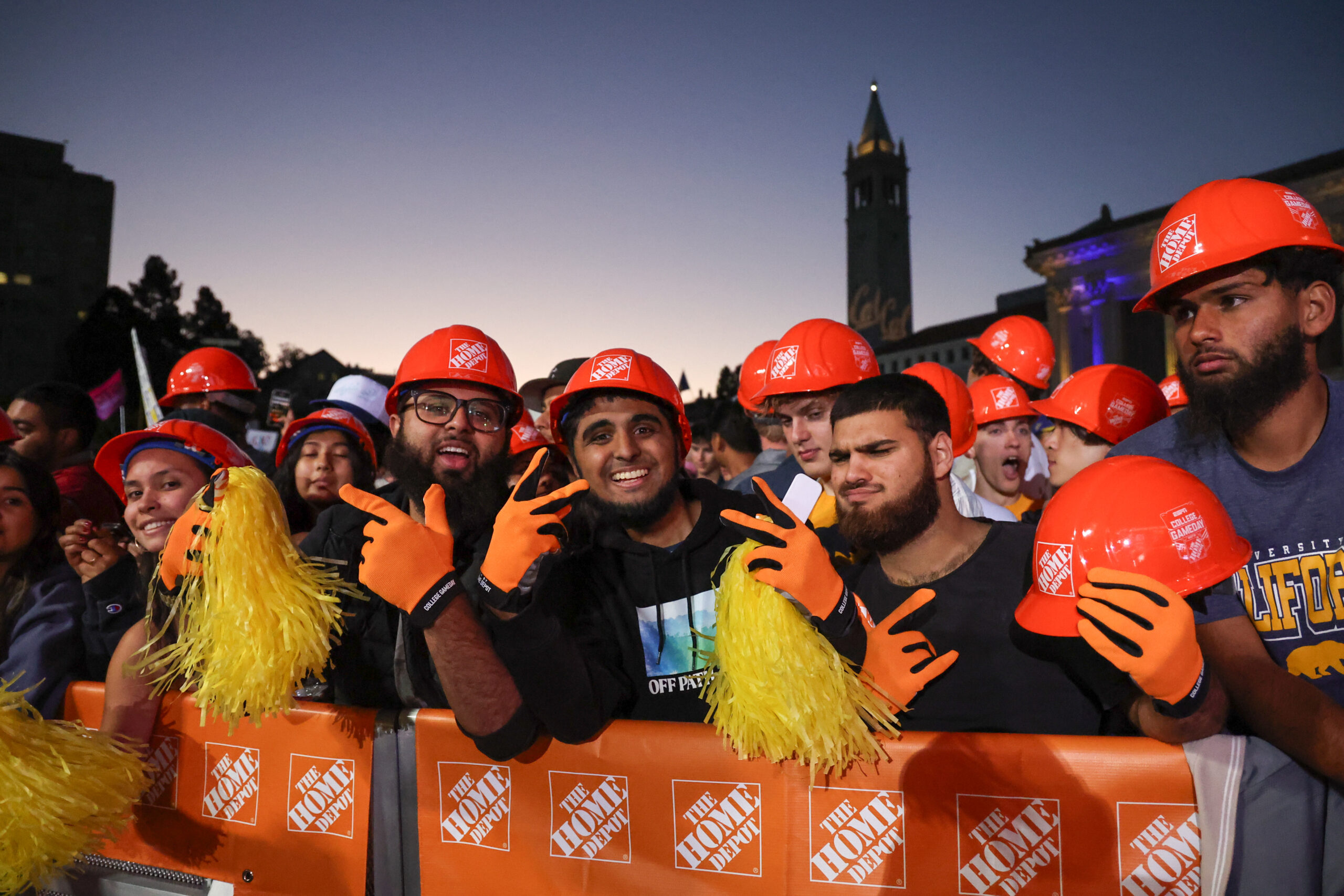 Cal fans gather before the show.