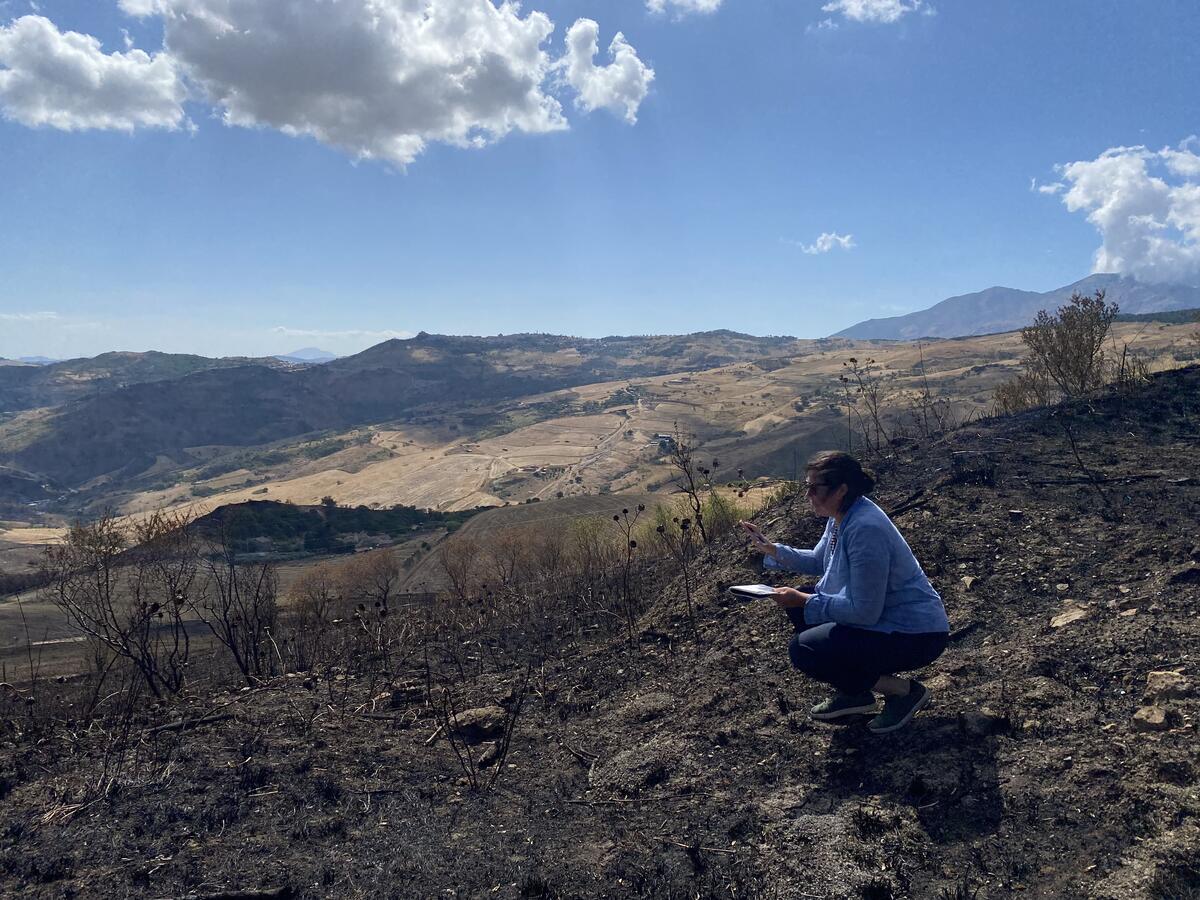 Lauren Pearson conducting fieldwork in Italy. Photo by Elizabeth A. Sibilia.