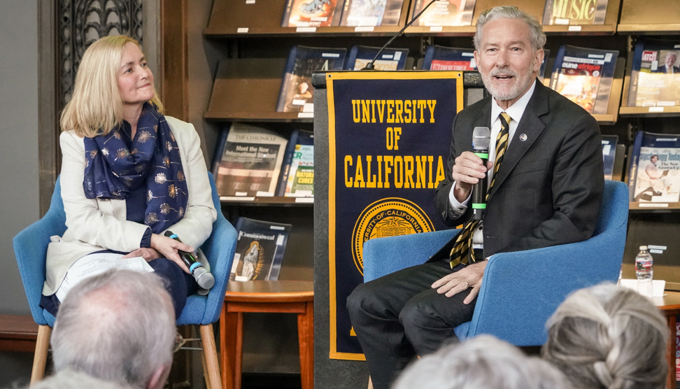 University Librarian Suzanne Wones (left) and UC Berkeley Chancellor Rich Lyons talk onstage in front of an audience of 260-plus guests at this year’s Luncheon in the Library.