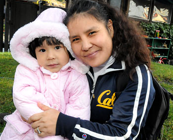 Bustinza with her daughter